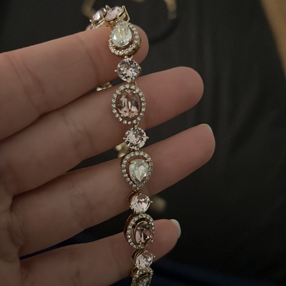 Like new light pink and clear crystal - Picture 3 of 3